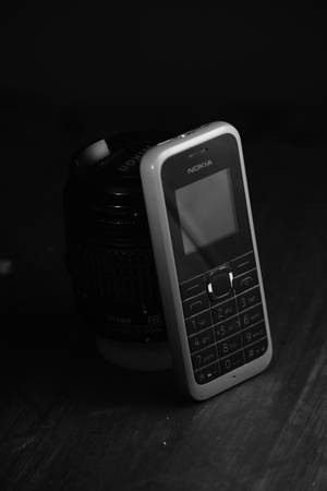 Svart Og Grå Nokia 105