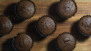 Syv svarte muffins bakgrunnsbilde — iMac Bakgrunner
