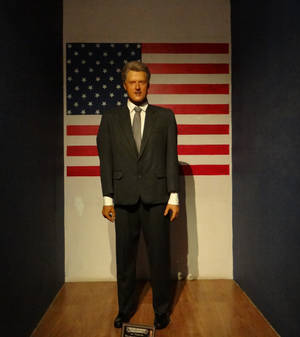 Tidligere USAs president Bill Clinton holder en tale — Honor Magic V Bakgrunner